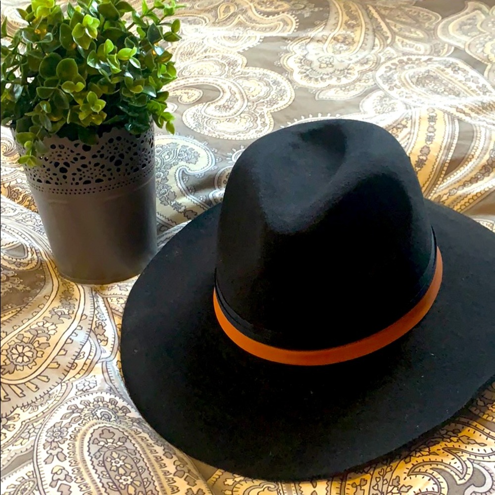 Black Felt banded hat